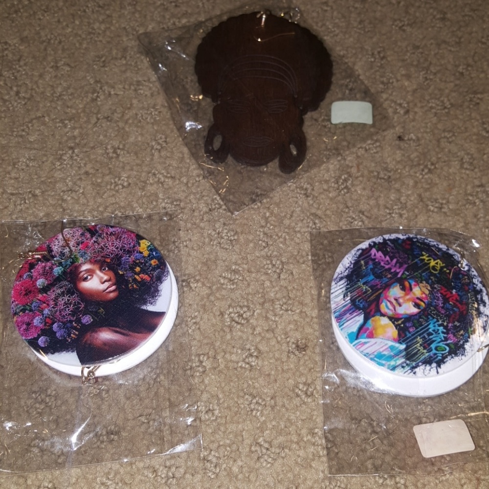 Earrings - Picture 4 of 4